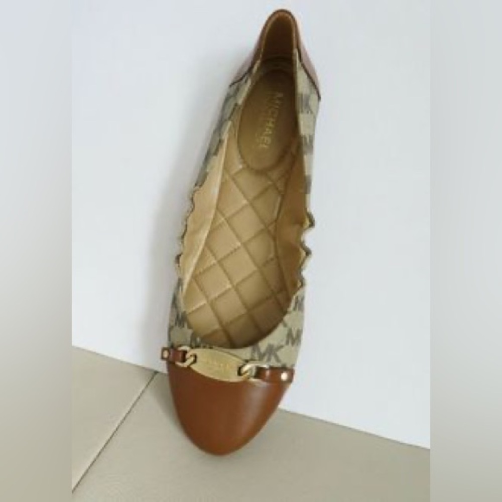 Michael Kors Flats with box - Picture 3 of 4